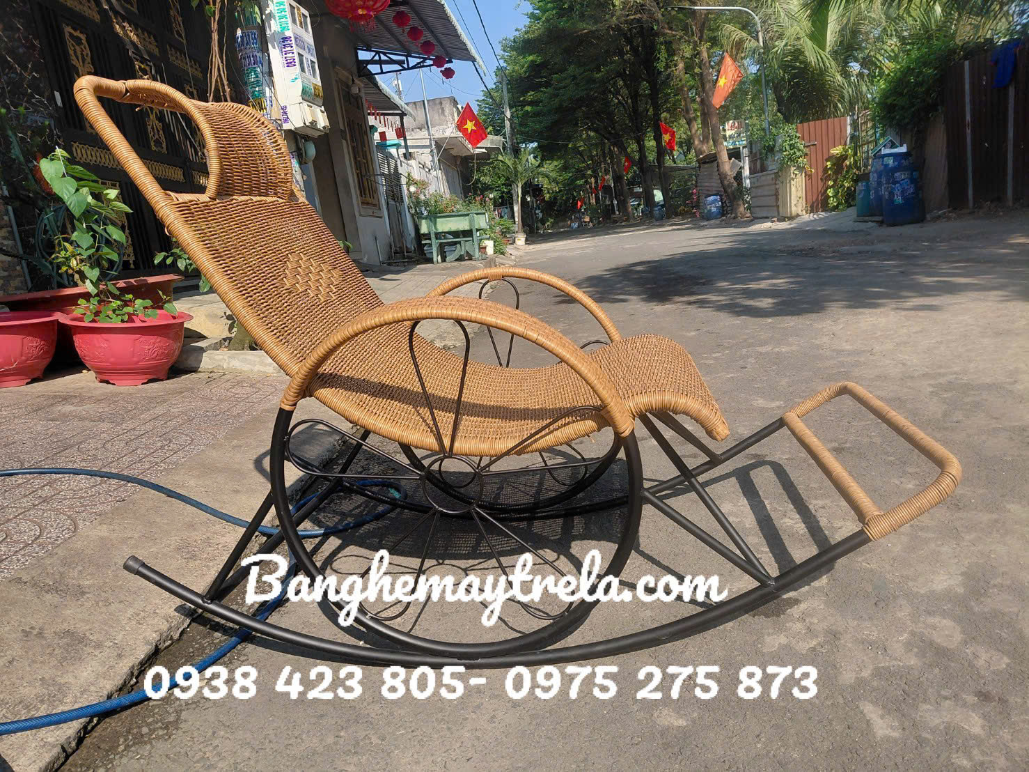 Ghế bập bênh thư giãn mây nhựa